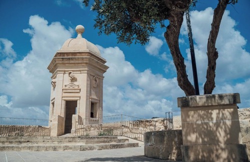 Senglea House | Charming townhome with unique details and a serene ambience.