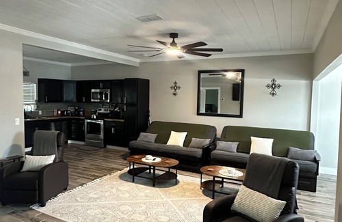 La Grange House | Charming two bed with private spa and access to seven lakes