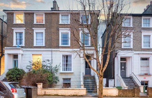 Cantelowes Apartment | Charming Victorian House in London