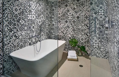 Rock Harbor Hotel | Charming Waterfront Gateway in Key Largo! Outdoor Pool, Beach, Pets Allowed!