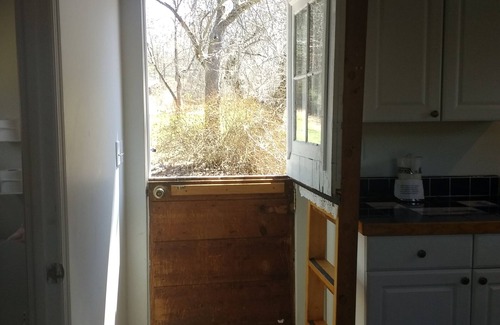 Woodstock Cottage | Charming Woodstock Teahouse Cottage by the Sawkill Creek trout stream