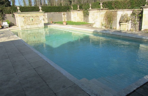 Saint-Savinien House | Charming XVIIIth century mansion with swimming-pool, pool, big parc. Weddings