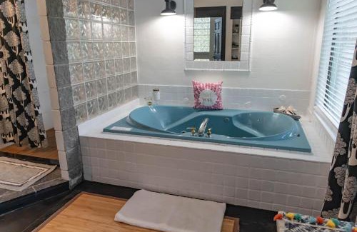 Nocona House | Charmingrusticcabinfarmpet Friendlyaffordable