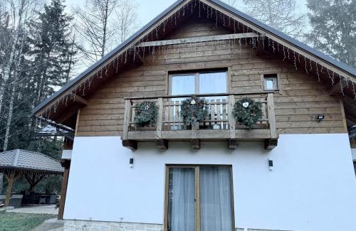 Dolna Lehota Ski Chalet | Chata v Lesíku