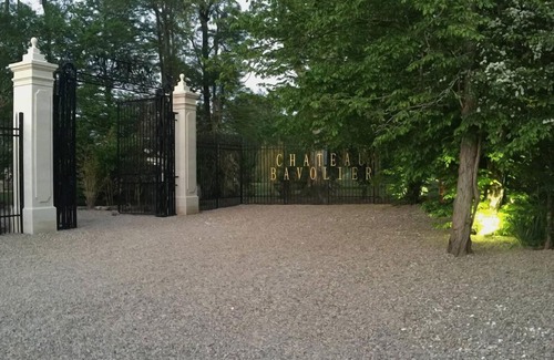 Saint-Christoly-de-Blaye Apartment | Chateau Bavolier