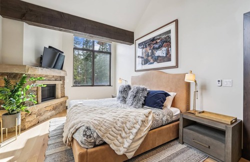 Peak 8 Hotel | Chateau Breck: Spacious 4BR townhome in Breckenridge with stunning mountain views! New Listing!