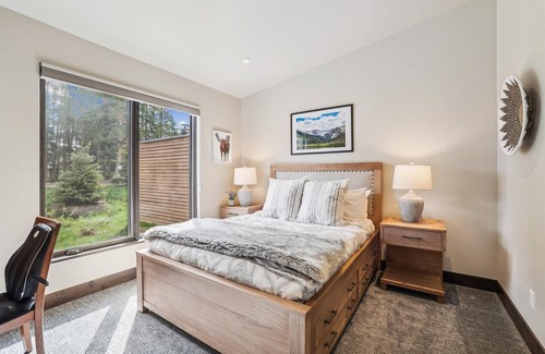 Peak 8 Hotel | Chateau Breck: Spacious 4BR townhome in Breckenridge with stunning mountain views! New Listing!