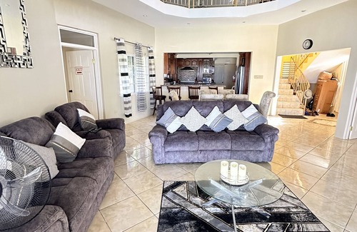 IronShore Estates House | Chateau De La Rose