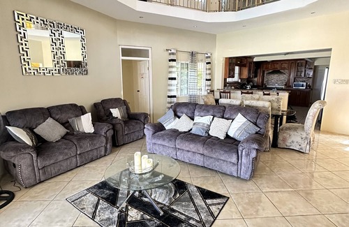 IronShore Estates House | Chateau De La Rose