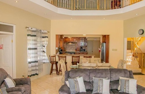 IronShore Estates House | Chateau De La Rose