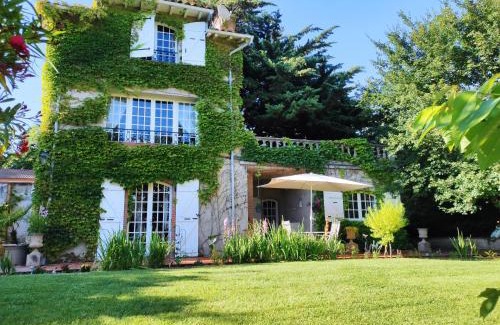 Latrape House | Chateau de Pys Guest House