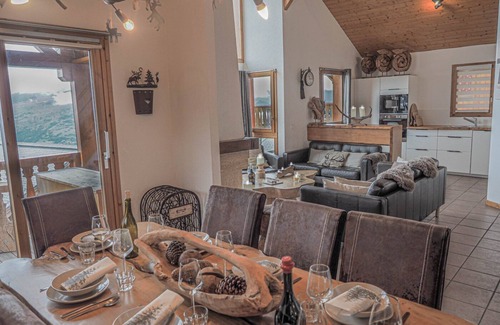 Vallandry Ski Chalet | Chateau Doggestein is a charming 8 person chalet in the Bellecote chalet Park