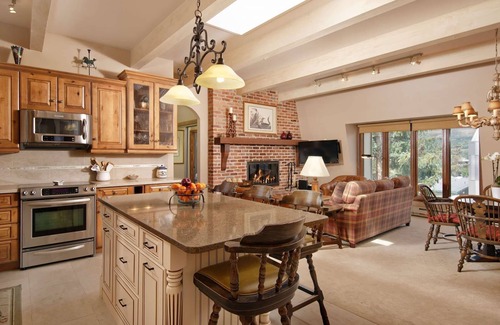 Aspen Condo | Chateau DuMont by iTrip Aspen Snowmass