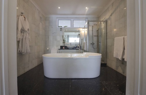 Beau Vallon House | Chateau Elysium