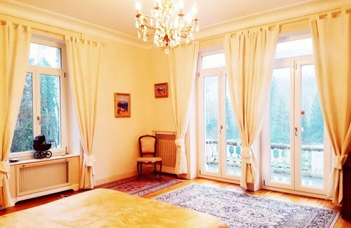 Amont-et-Effreney Other | CHATEAU LA LONGINE