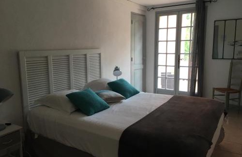 La Londe-les-Maures Bed & Breakfast | Chateau Maravenne