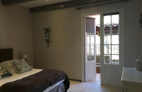 La Londe-les-Maures Bed & Breakfast | Chateau Maravenne