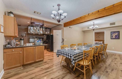 Chassahowitzka Bed & Breakfast | Chaz River Suite Summ