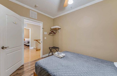 Chassahowitzka Bed & Breakfast | Chaz River Suite Summ