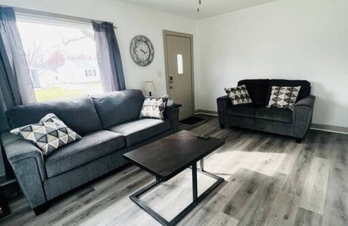Rock Island House | Cheerful 2 BR *Walking distance to Trinity RI*