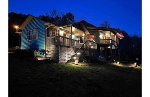 Ellijay Cabin | Cheerful 3 bedroom relaxing riverfront cabin with outdoor jacuzzi and Tv
