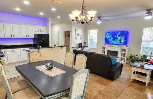 Clearwater House | Cheerful 4 bedroom house near Clearwater Beach! Pet Friendly.