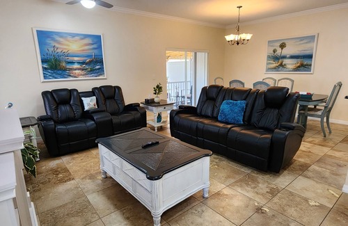 Clearwater House | Cheerful 4 bedroom house near Clearwater Beach! Pet Friendly.