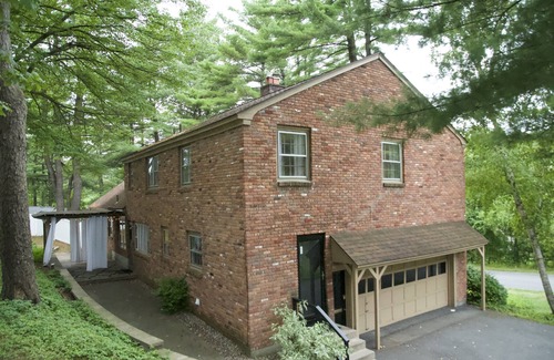Niskayuna House | Cheerful 4-bedroom home with indoor fireplace