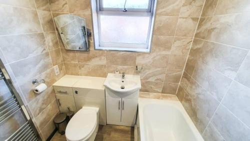 Cheltenham House | Cheerful 4-bedroom House
