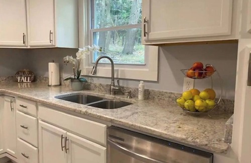 Vestal Cabin | Cheerful 4 rooms Cabin with 2 bath near BU