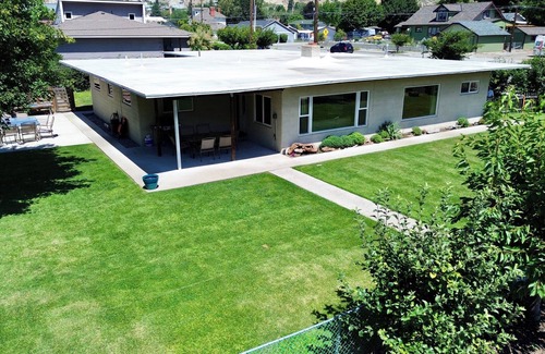Chelan House | Chelan Charm: Spacious Downtown Home, Hot Tub, Parkside, Pet-Friendly