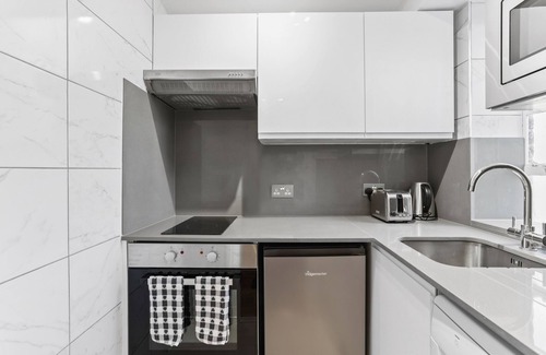 Brompton & Hans Town Hotel | Chelsea Cloisters by CAPITAL