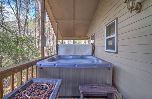 Sautee Nacoochee Cottage | Cherokee Ridge 5 - Charming Pet Friendly Cottage in the Woods
