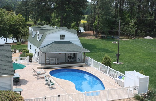 Foster Cottage | Chesapeake Bay Waterfront Cottage w/Pool, Pier, Kayaks, Mini golf, Wifi 1BR/1Bth
