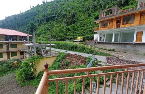 Banjar House | Chetan Home Stay II Flachan Darshan II