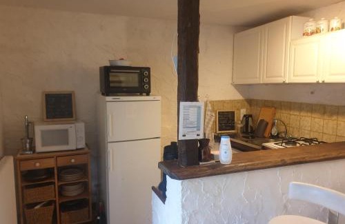 Givry House | CHEZ MARYLENE Mon tarif quarante huit euros sans site ici Tarifs chambre plus frais du site plus taxes France vingt huit Euros sur place à votre arrivéeNoté et accepté par les bureaux à lire et accepter avant explication réservation