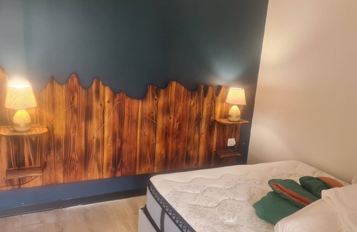 Cilaos Bed & Breakfast | Chez Paul et Lydie. Guest rooms and tables