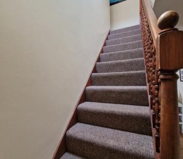 Poole House | Chezzas Homestay FREE driveway parking & private bathroom TwinTripleKingDoubleRooms