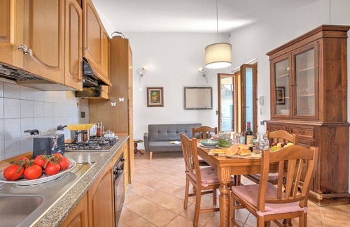 Montespertoli Apartment | Chianti Wine Site Apt Private Balcony, Montespertoli, Italy