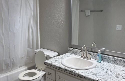 North Raleigh Apartment | Chic 1-bedroom with WiFi and AC in fantastic Raleigh