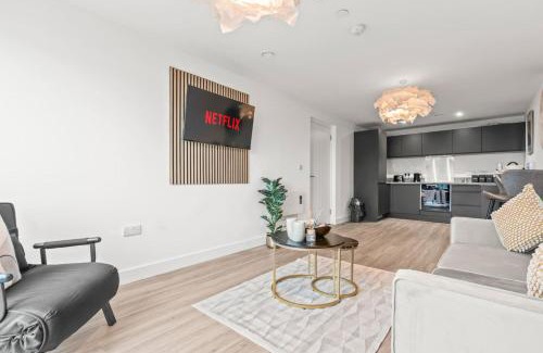 Vauxhall Apartment | Chic 2-Bed City Centre Apartment, Family-Friendly with Parking & Wi-Fi, Accommodates 4