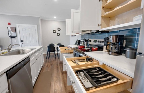 Port Wentworth Apartment | Chic 2-bedroom apartment with AC, fitness room, pool - D