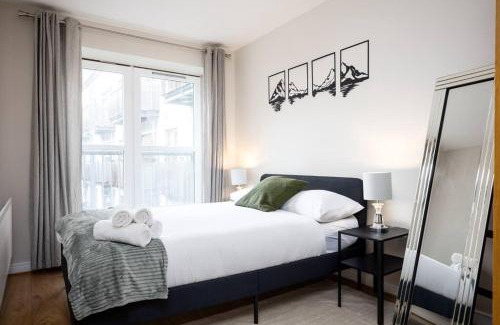 Temple Bar Apartment | Chic 2BR in Temple Bar-5 min walk to Dublin Castle