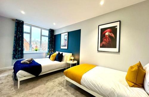 Westbourne Apartment | Chic 3BR Bournemouth Apt - Near Beach & Shops!