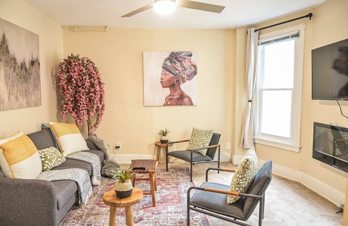 Germantown House | Chic 4BR Dwelling w/Backyard in Philadelphia