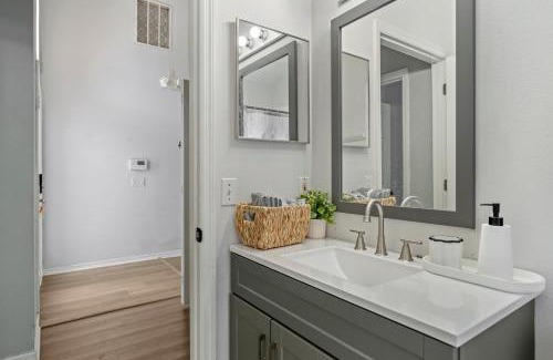 Bridgewater at Town Center House | Chic & Cozy Hideaway