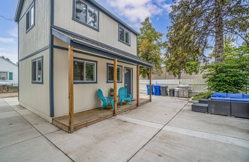 Loveland House | Chic Downtown Loveland Cottage- Close to Rocky Mountain National Park!