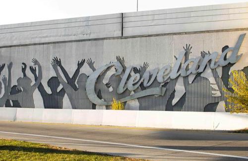 Cleveland Apartment | Chic Loft Walkable Free Parking Case Western