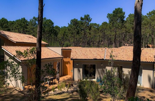 Maubuisson House | Chic Retreat by the Dunes