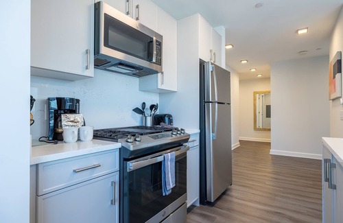Downtown Apartment | Chic Stamford Apartment | Walk to Train & Entertainment
